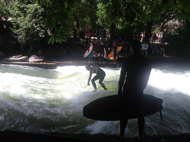 muenchen_eisbachwelle