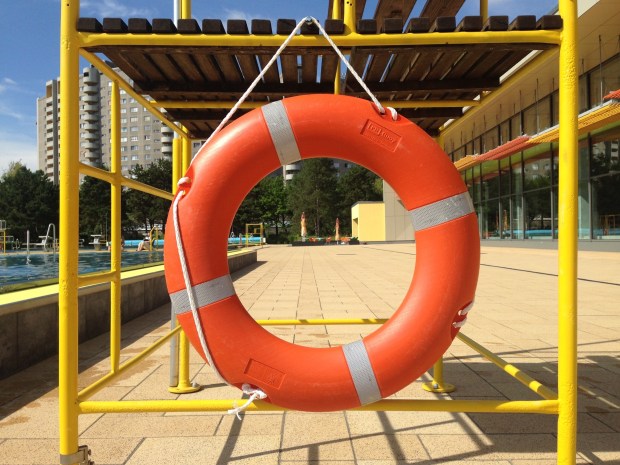 rettungsring-sommerbad-gropiusstadt
